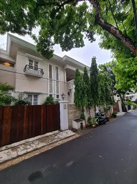 LUXURIOUS MODERN HOUSE DEKET GANDARIA CITY