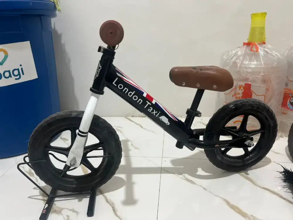 Sepeda Push Bike balance bike London Taxi