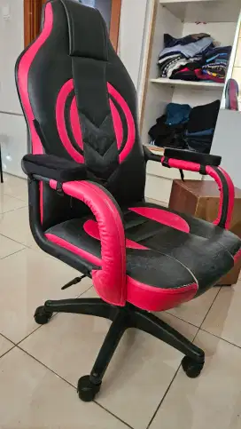 Kursi Gaming Merah Hitam