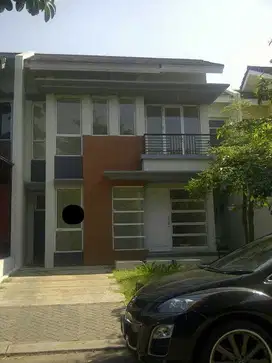 Disewakan Cepat Rumah Bagus Luas SHM 2 Lantai di BSD