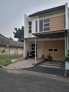 Dijual Rumah 2 Lantai Murah di Grand Wisata