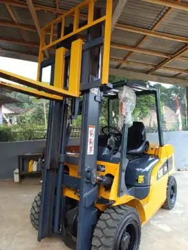 Forklift 3 Ton Caterpillar 2020 Klaten