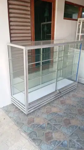Dicari etalase bekas warung anda