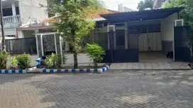 Rumah Kendangsari Bagus Terawat dekat Raya Jemursari