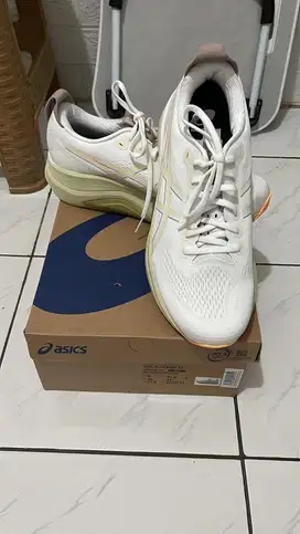 Sepatu Asics New