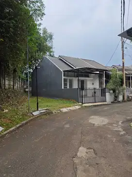 Dijual cepat tumah di serpong park tangerang banten