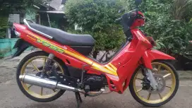 Vega R merah 2005