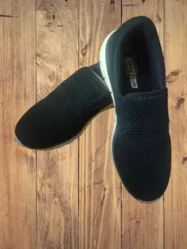 Yang minat sepatu fladeo