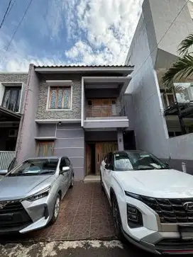 Dijual Rumah Town House di Jagakarsa 2 Lantai 4+1 Kamar Tidur, Jakarta
