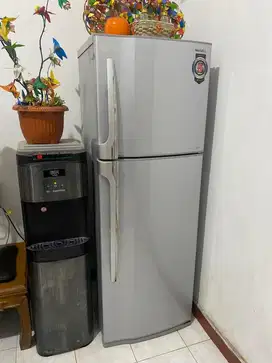 Dijual Kulkas Toshiba 2 pintu