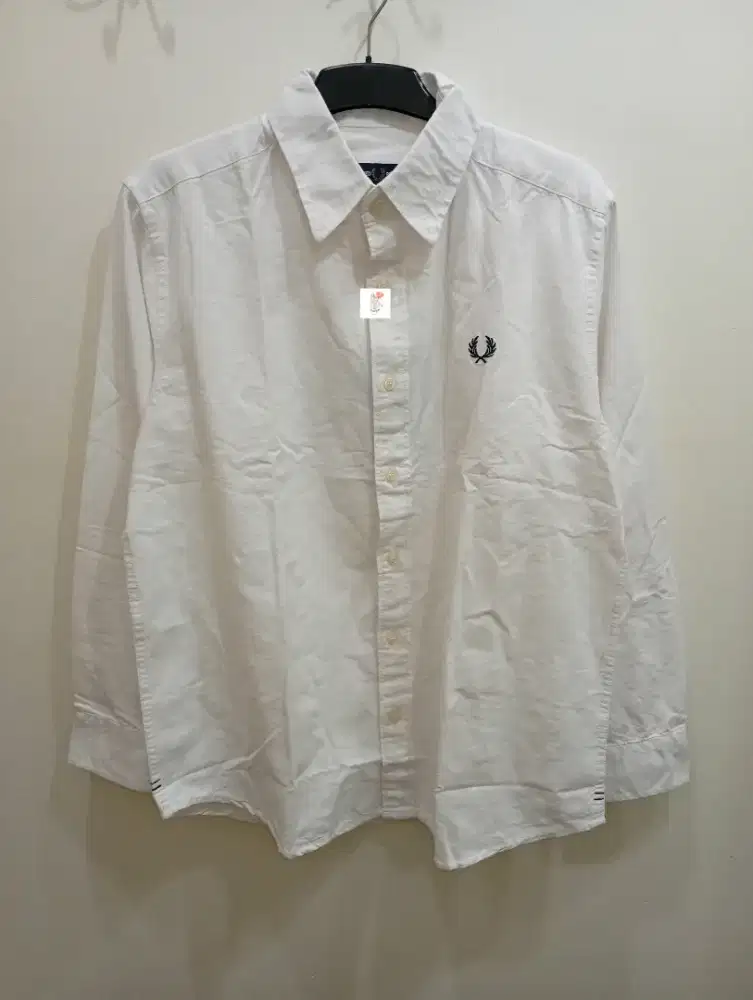 FRED PERRY KEMEJA KASUAL PUTIH