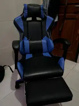 Kursi gaming legrest