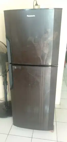 Kulkas panasonic 2 pintu