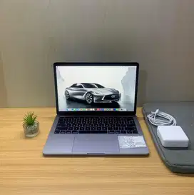 Jual cepat, Macbook Pro touchbar 13inc 2019 core i5 ram 8Gb ssd 256Gb