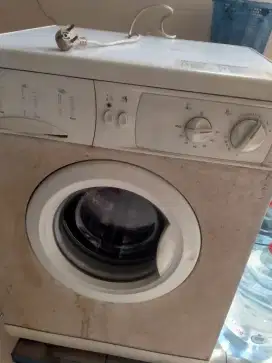Mesin cuci merk indesit