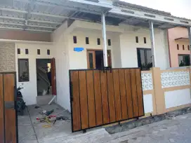 Disewakan rumah min 1 tahun lokasi belakang smp 34 graha fatro