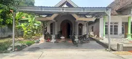 RUMAH DI KELURAHAN GUNUNG, DAWARBLANDONG MOJOKERTO