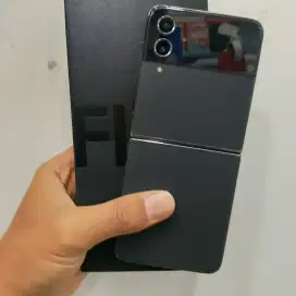 Samsung Z Flip 4 Hitam 8/256 Garansi Resmi SEIN