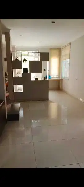Rumah dijual murah posisi hook 2 lantai di mutiara taman palem