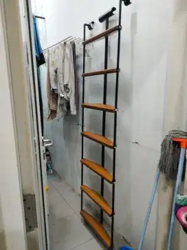 Tangga siku untuk gudang atau lainnya