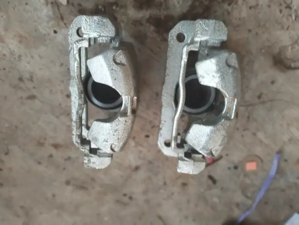 Di.jual.caliper rem depan ford rangger pick up