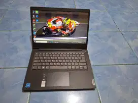 BISMILLAH DI JUAL LAPTOP LENOVO SLIM SSD256GB BATERAI 3JAM KONDISI OKE