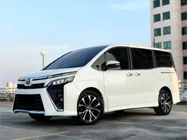 [KM 35rb] TOYOTA VOXY 2.0 AT 2018 PUTIH