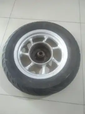 velg belakang scoopy R 12