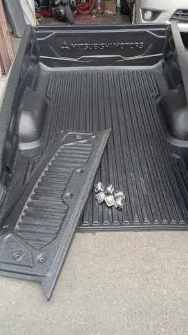 Bedliner triton orisinil
