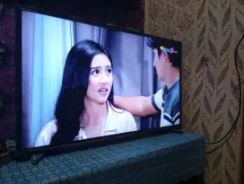 Jual led di gital 40 in. Mrk samsung. Tapi belum smat.