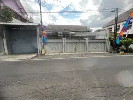 Rumah Bagus Siap Pakai Dekat Jalan Honggowongso Serengan Solo