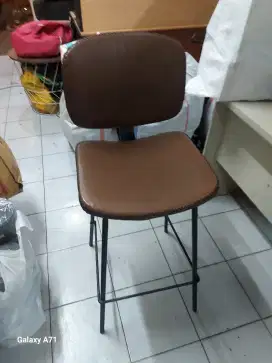 Kursi cafe ada sandaran merk informa