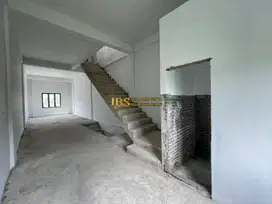 Dijual/Disewakan Ruko Gandeng 3 Tingkat di Jalan Perhubungan - Medan