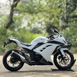 KAWASAKI NINJA 250 FI OLD PUTIH 2013 PAJAK HIDUP KM 5K SUPER MULUS