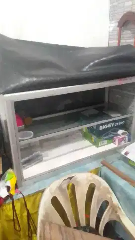 Etalase Dagangan Lok Kemanggisan