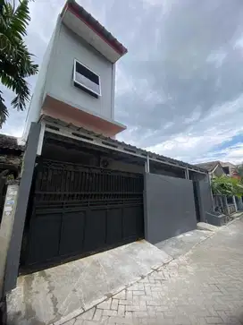 Rumah Kost dijual Murah 1,5 Lt, Ciledug, Tanggerang dekat Halte Busway