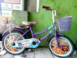 Sepeda anak perempuan ukuran 16inc orisinil