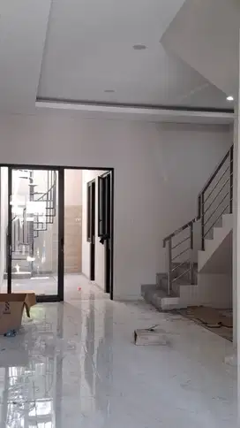 Jual Rumah 2 Lantai Baru di Perumahan area Tenggilis, Surabaya