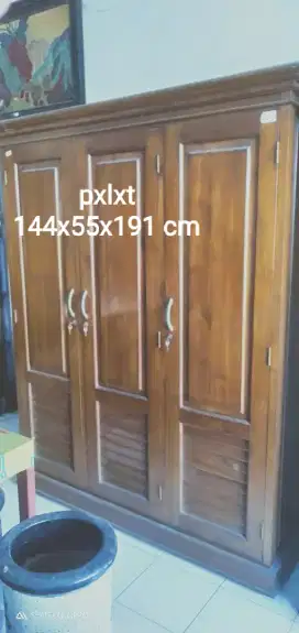 Dijual Murah Lemari Baju Kayu