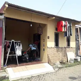 RUMAH DI PERUM TOWN HAUSE NO 05, GEMURUNG, GEDANGAN SIDOARJO