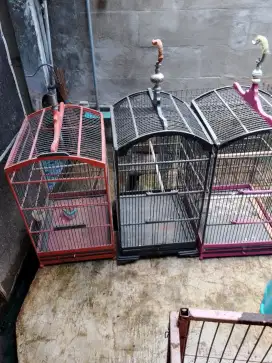 Dari pada gak di pakai jual aja 3 sangkar burong