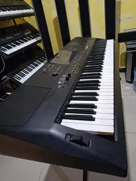 Jual Keyboard Yamaha PSR EW 410 Bekas Rumahan Normal