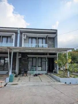 Kanopi baja ringan