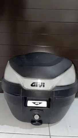 Jual Box Motor Givi dan Bracket