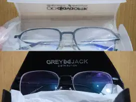 Kacamata bekas (model biasa dan clip on)