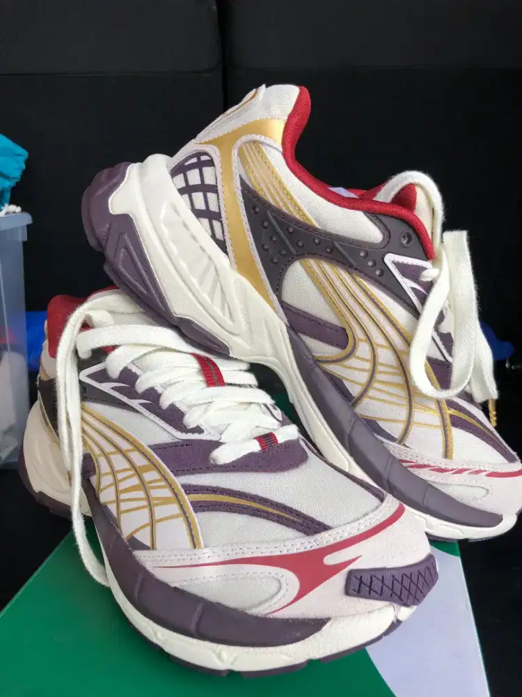 Sepatu PUMA Velophasis Play Paris