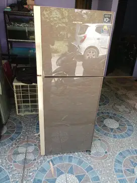 Kulkas 2 pintu Polytron