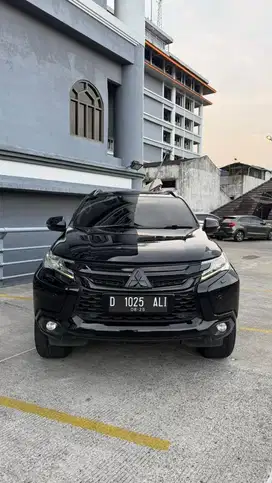 Pajero Sport Dakar Hitam Automatic Low KM