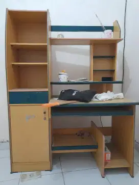 Mau jual Meja .lemari komputer