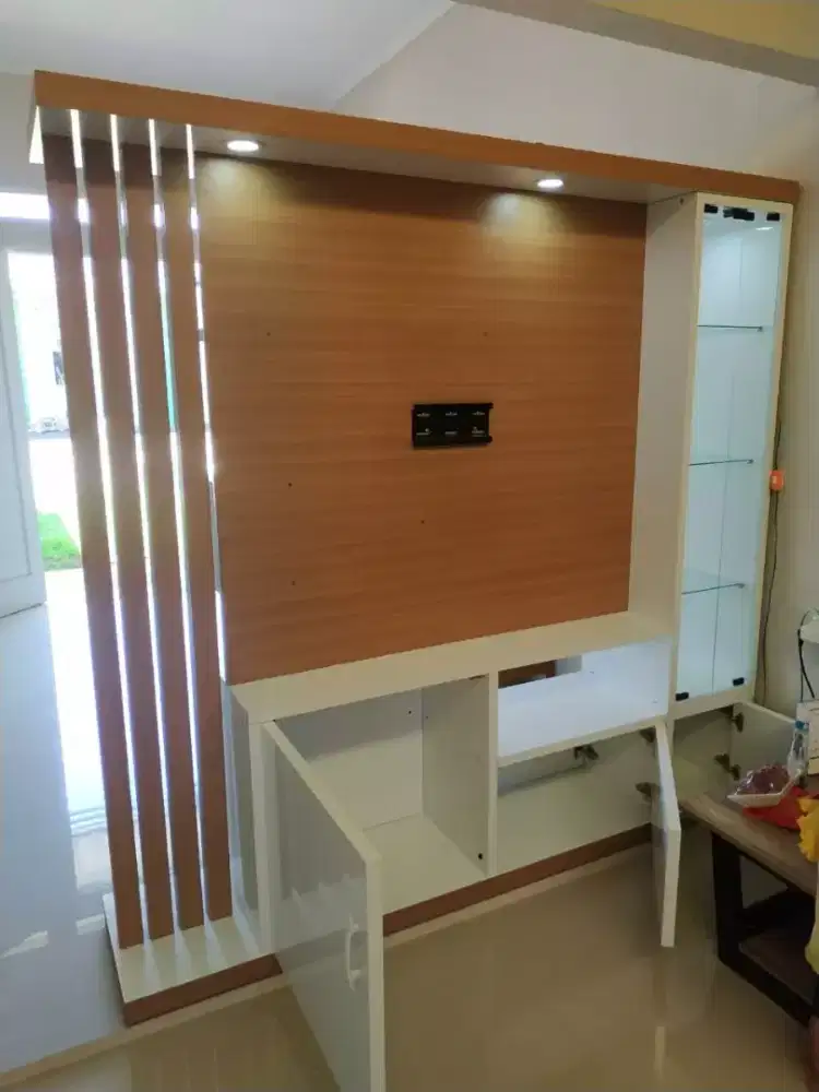 Lemari partisi/penyekat ruang